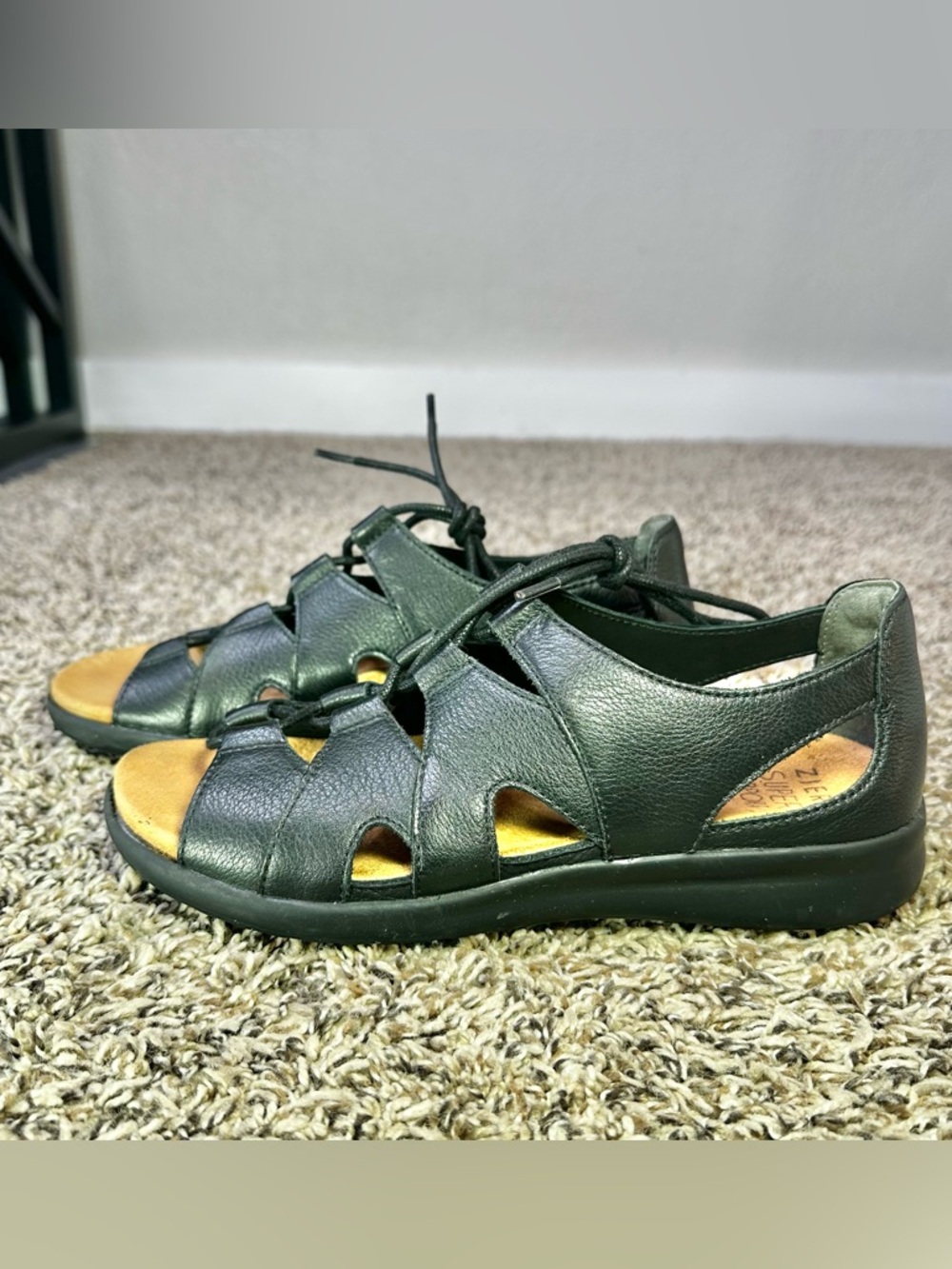 Ziera Women's Barnett W Sandals Size 38 EU/7.5 US Black Leather/ Black Sole